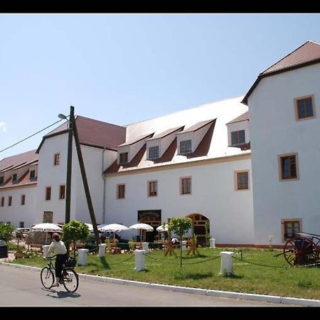 Rittergut Droschkau Hotel Exterior photo