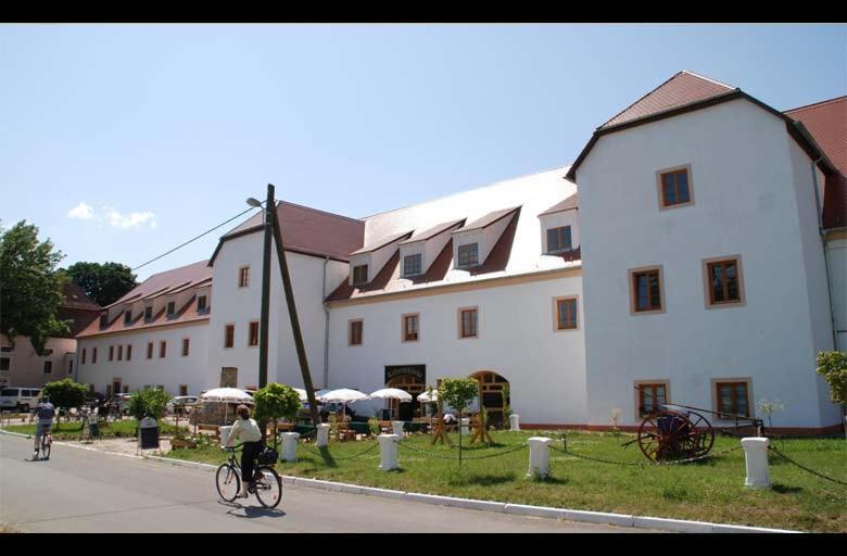 Rittergut Droschkau Hotel Exterior photo