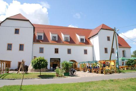 Rittergut Droschkau Hotel Exterior photo